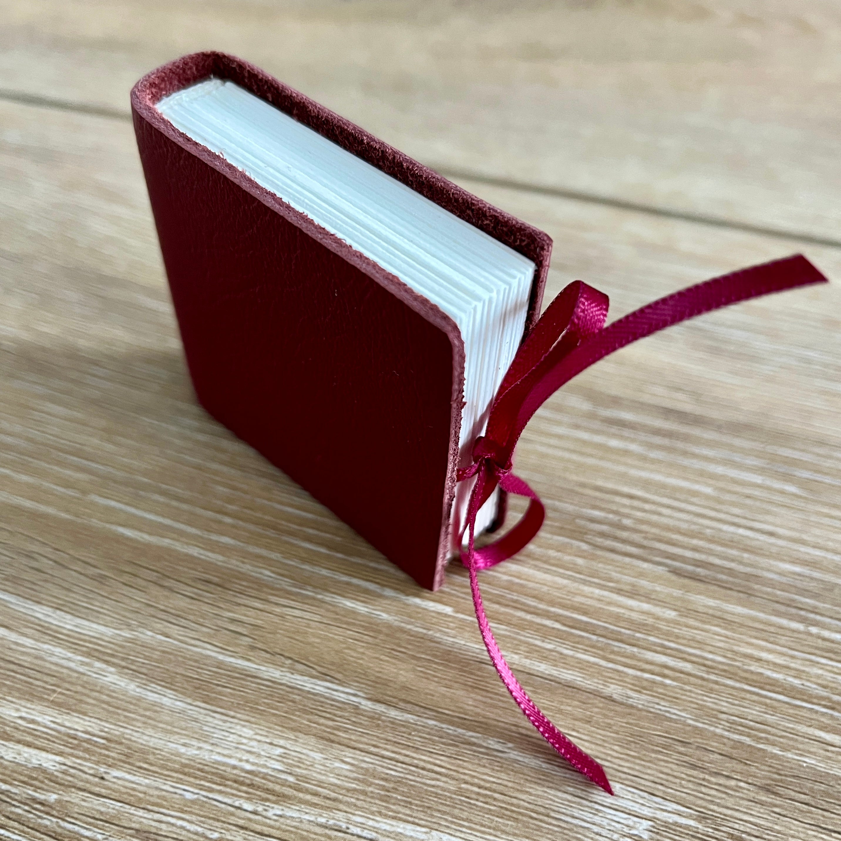 Square handmade mini journal in genuine leather - blank pages