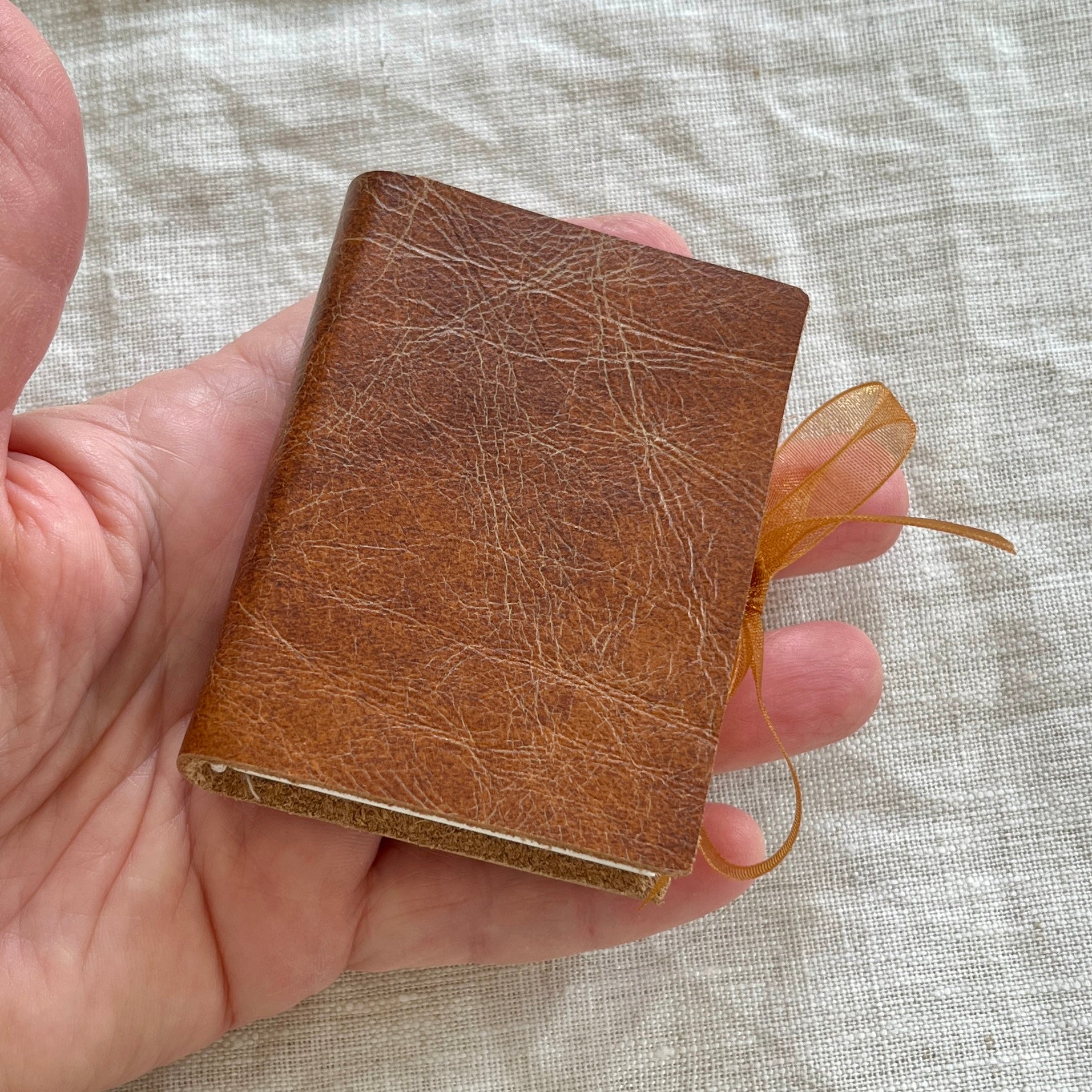 Midi handmade journal in genuine leather - blank pages