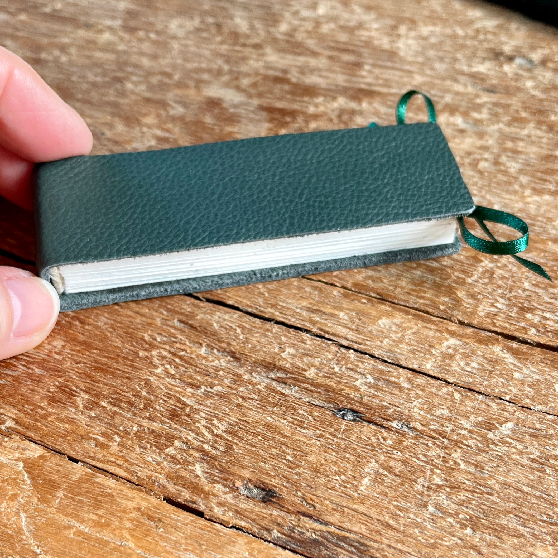 Slim handmade mini journal in green genuine leather - blank pages