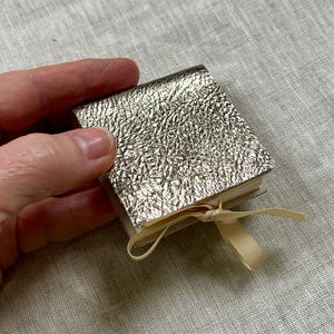Square handmade mini journal in printed metallic genuine leather - blank pages