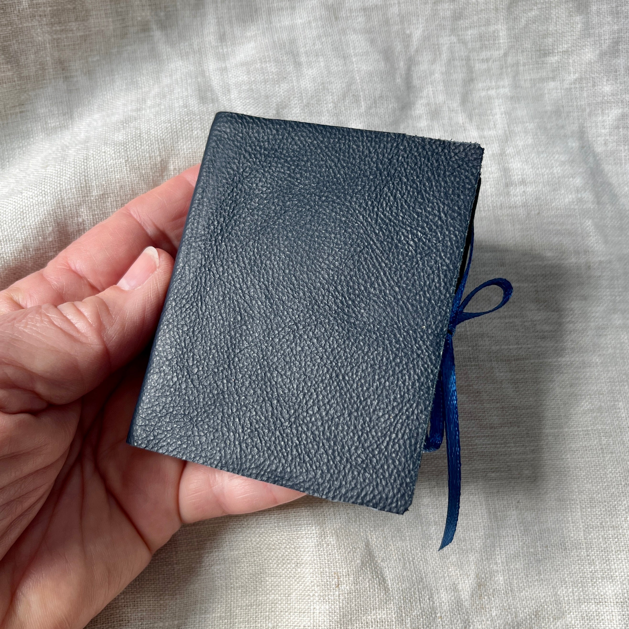 Maxi handmade journal in genuine leather - blank pages