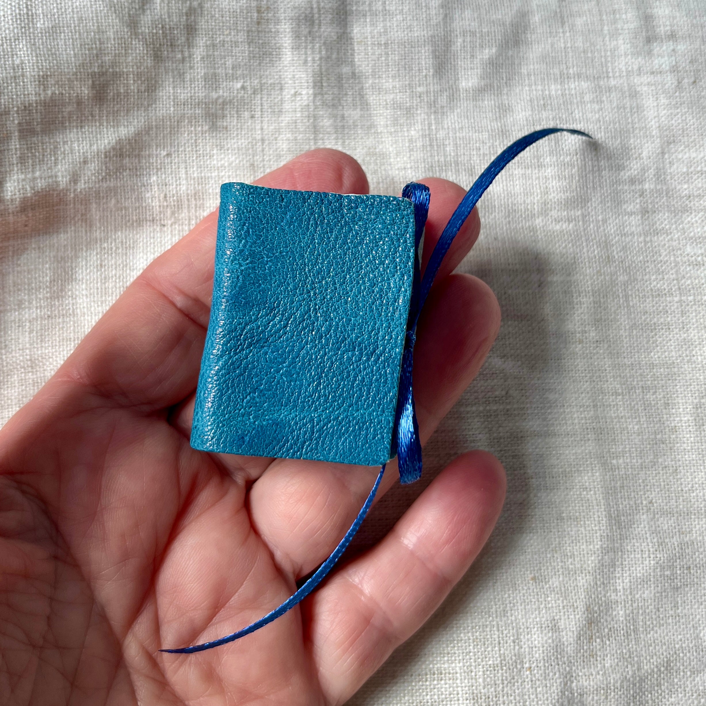 Tiny handmade mini journal in genuine leather - blank pages