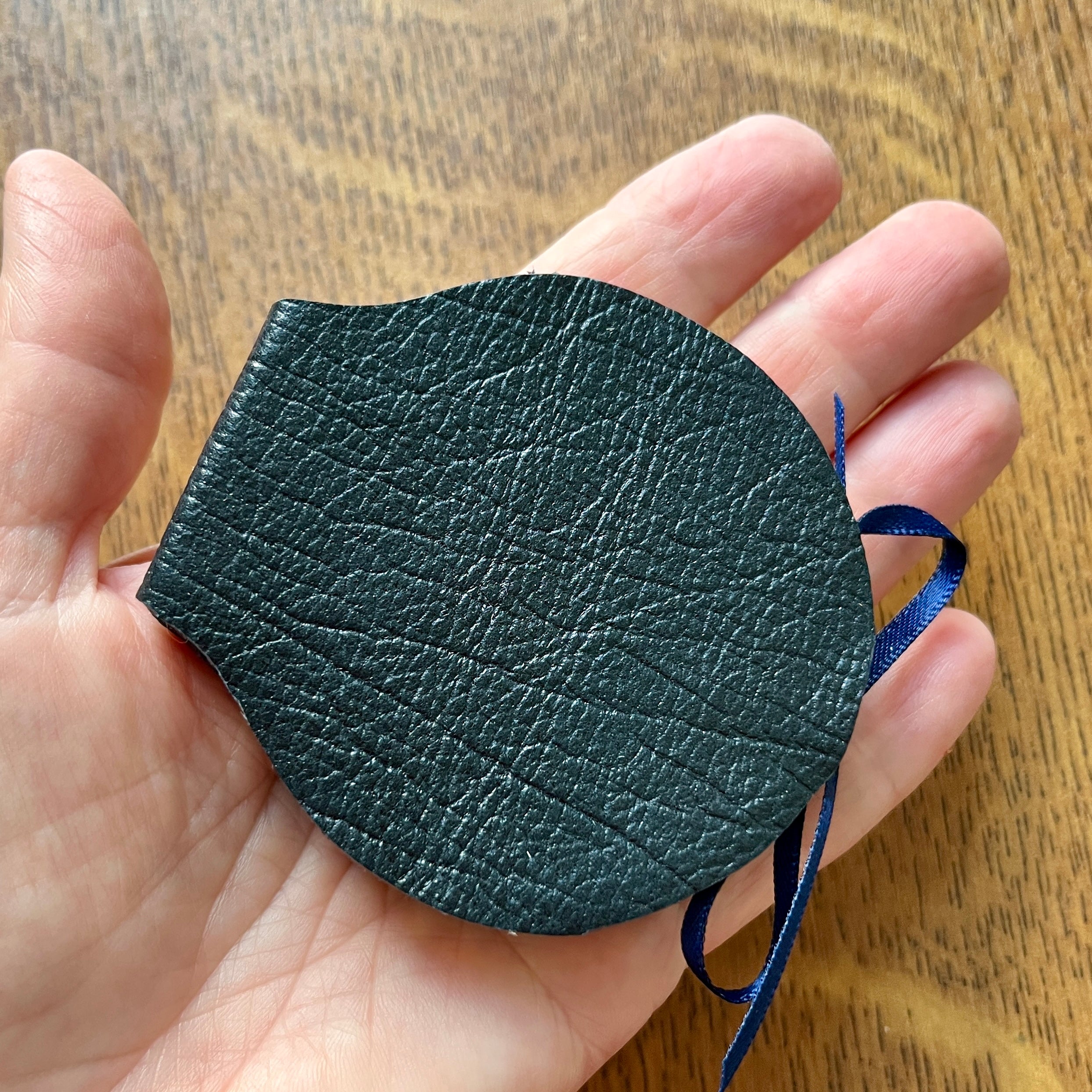 Round handmade mini journal 2.5" in genuine leather - blank pages