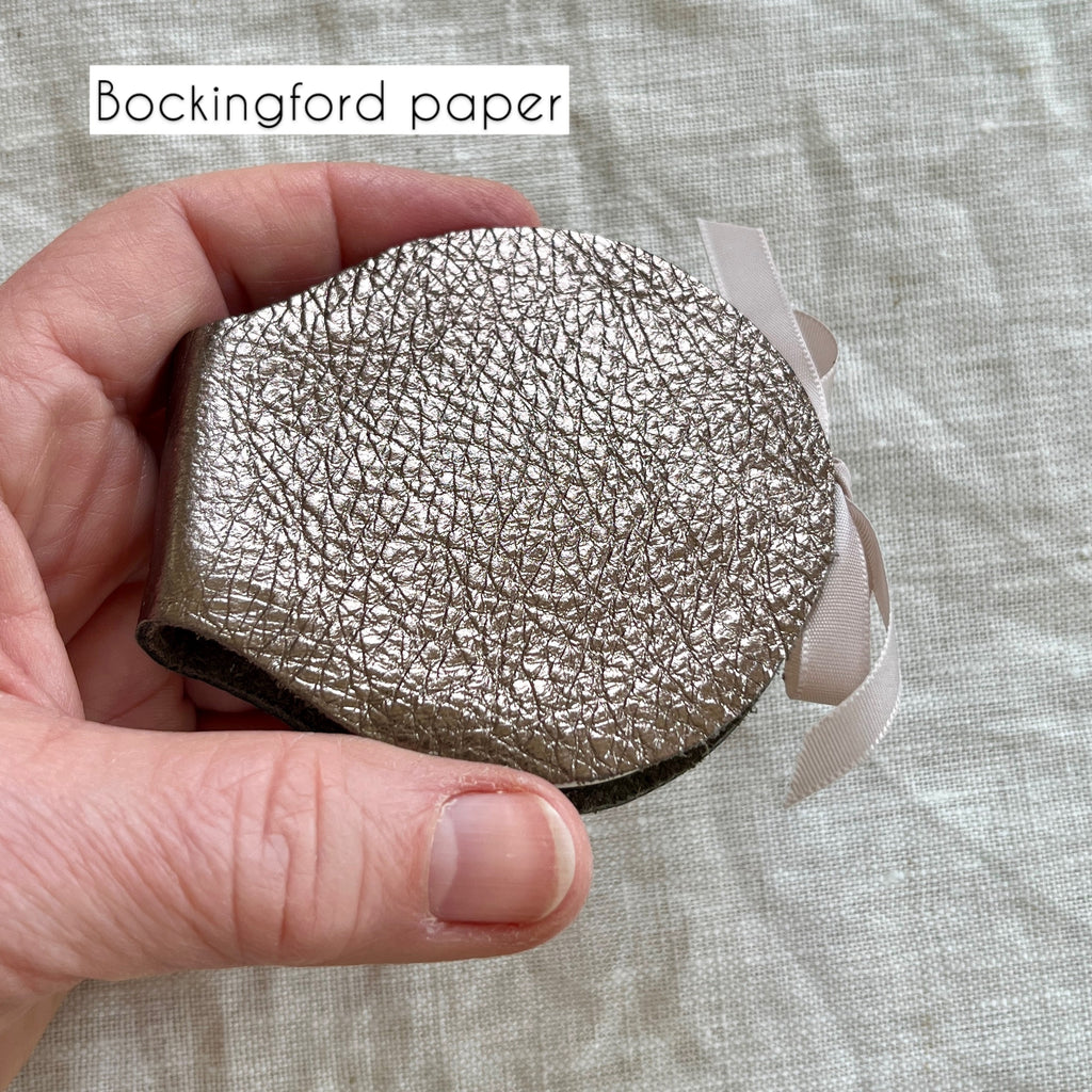 Round handmade mini journal 2.5" in metallic printed genuine leather - blank pages